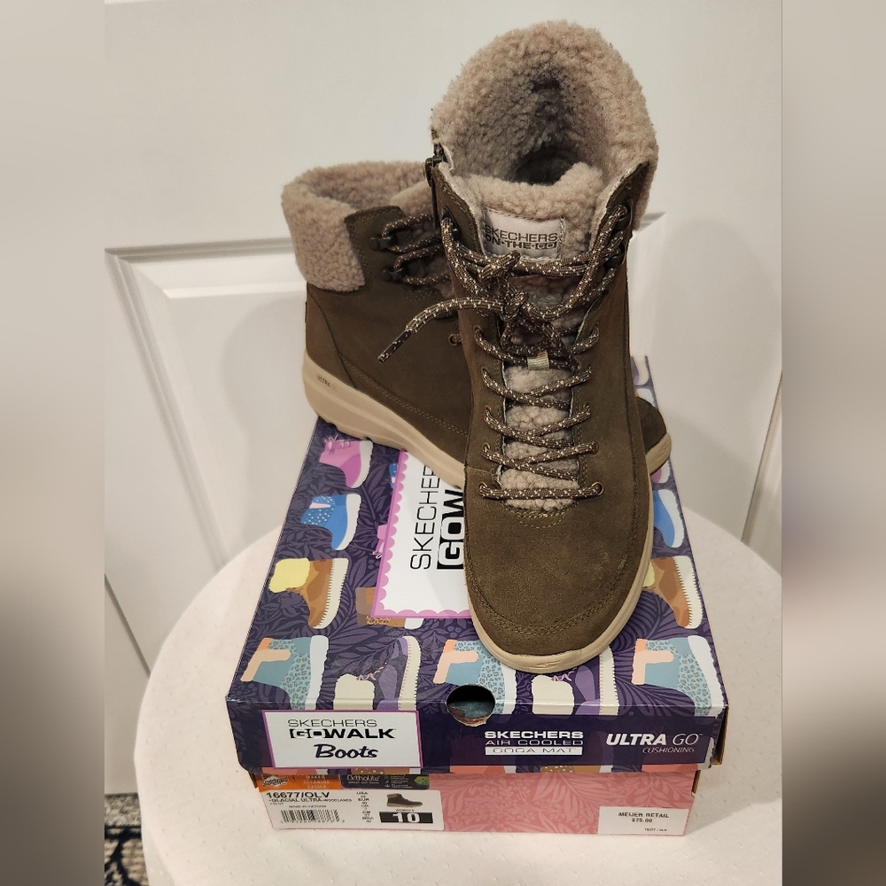 Womens Skechers Glacial Ultra Woodlands Boot in Olive Size 10